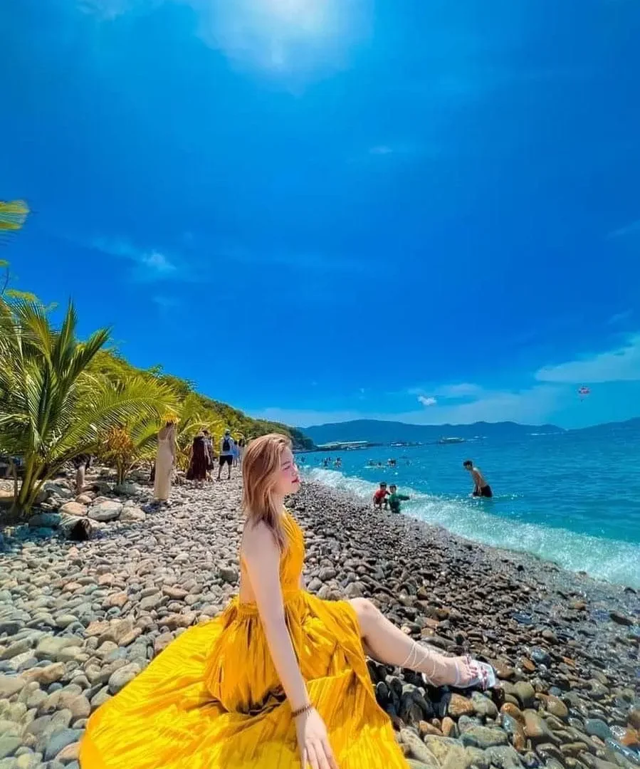 Tour 3 đảo vip Nha Trang – Hòn Tằm