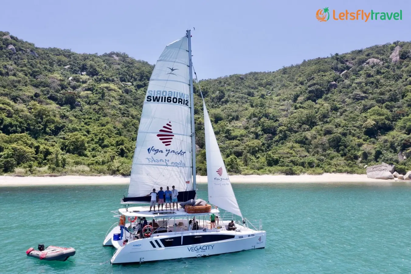 Tour du thuyền Vega Yacht