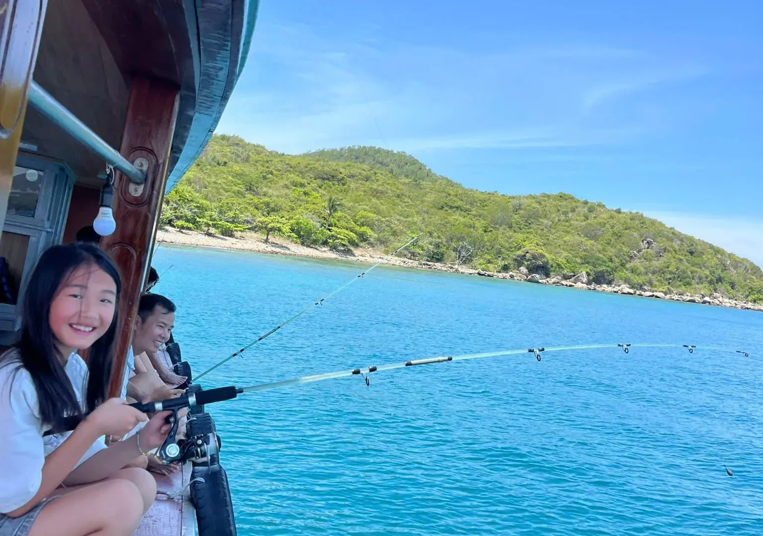 VIP canoe fishing tour