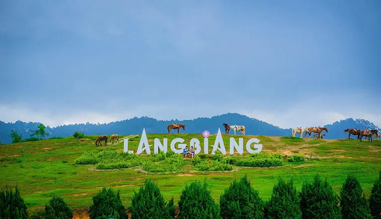 Tour khám phá văn hóa Đà Lạt : ga xe lửa cổ – núi Langbiang