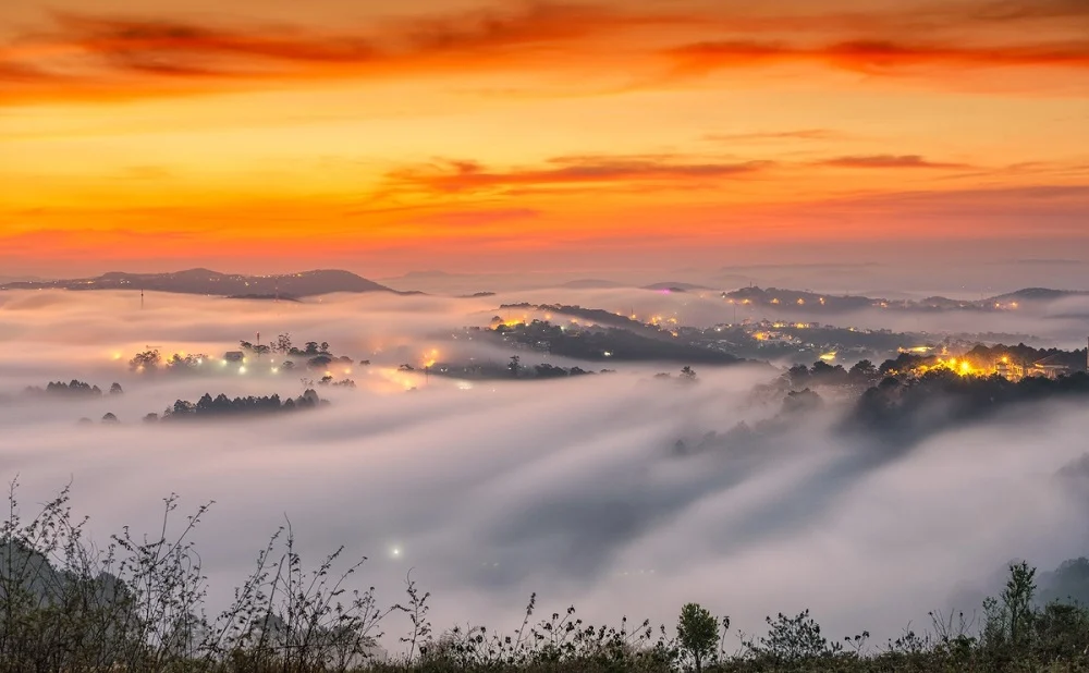 Dalat cloud hunting tour captivates the hearts of many tourists