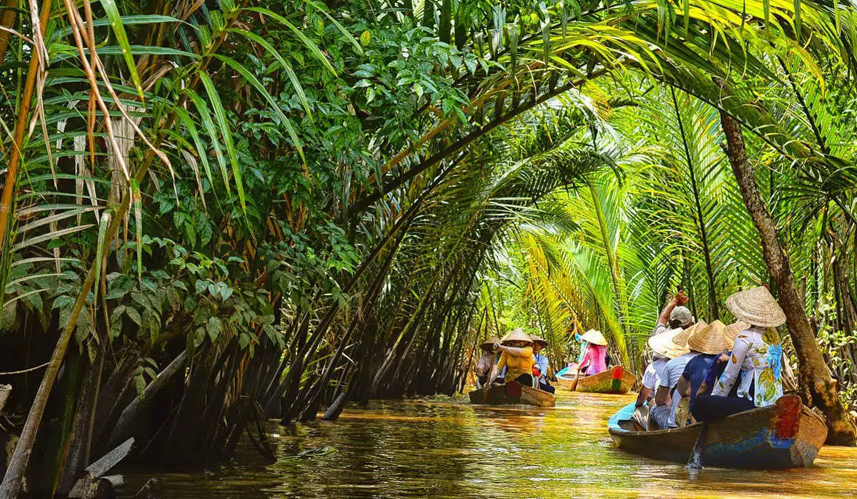 5 Days 4 Nights Ho Chi Minh – Mui Ne – Mekong – Cu Chi – Dinner Cruise